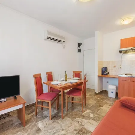 Apartment 5 Bedroom Beautiful In