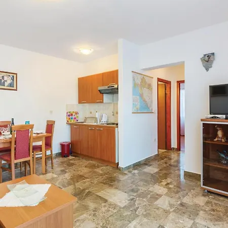 5 Bedroom Beautiful In