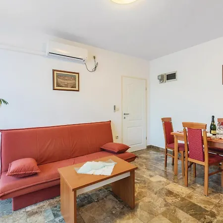 5 Bedroom Beautiful In