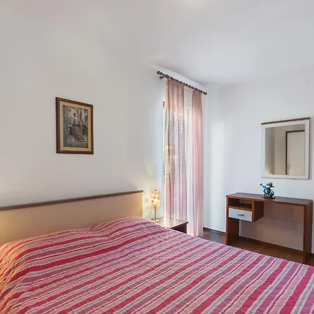 公寓 5 Bedroom Beautiful In *